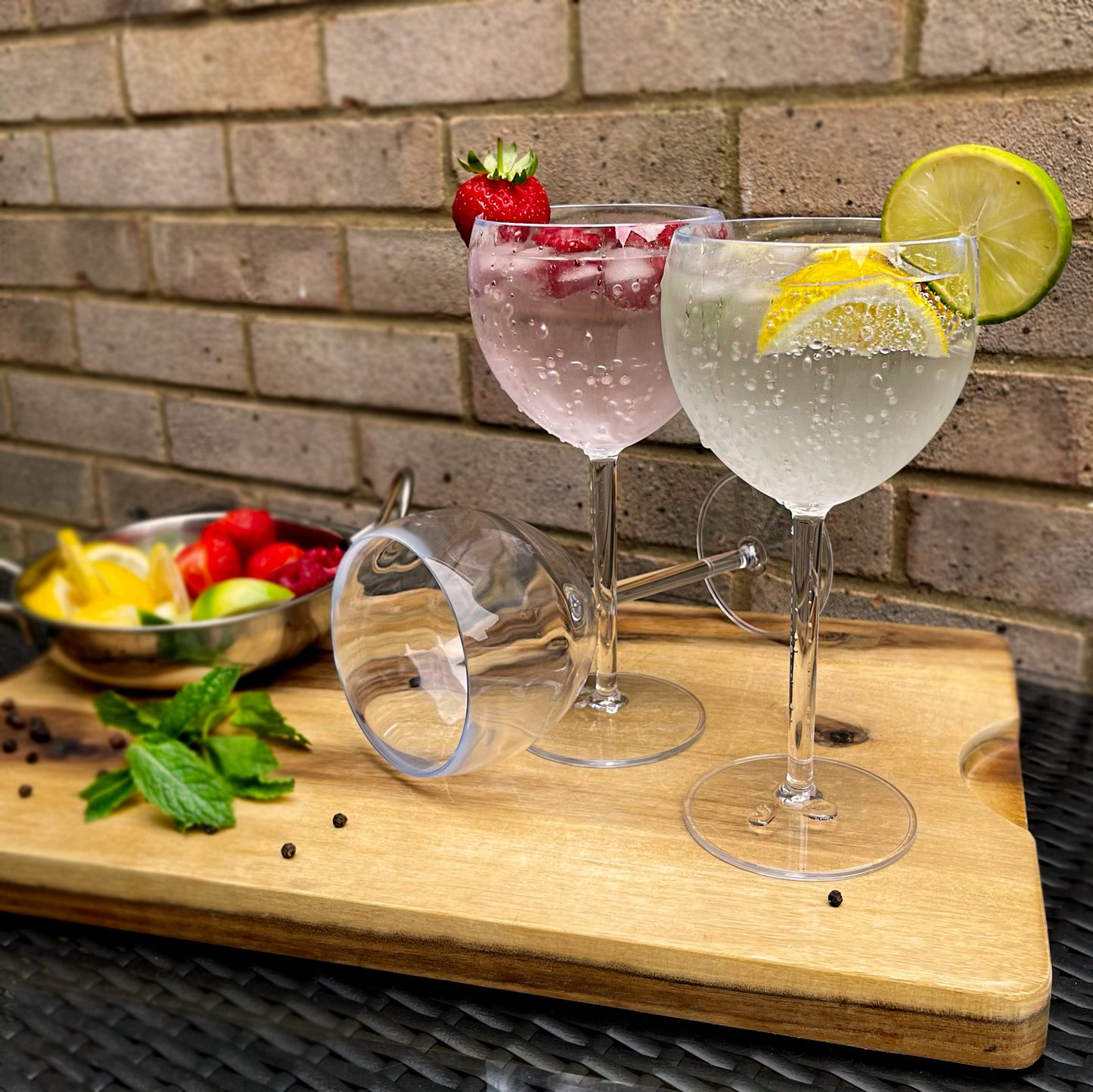 12 x Clear Plastic Reusable Gin Glasses 400ml