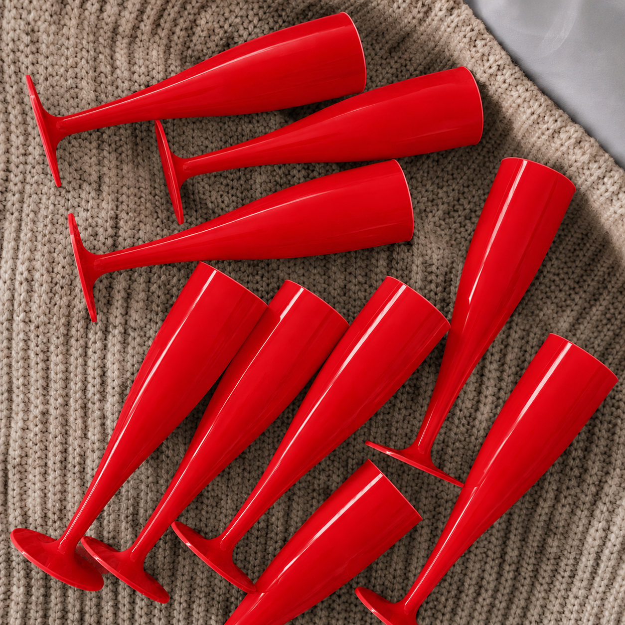 10 x Red Biodegradable Plastic Prosecco Champagne Flutes 175ml 6oz